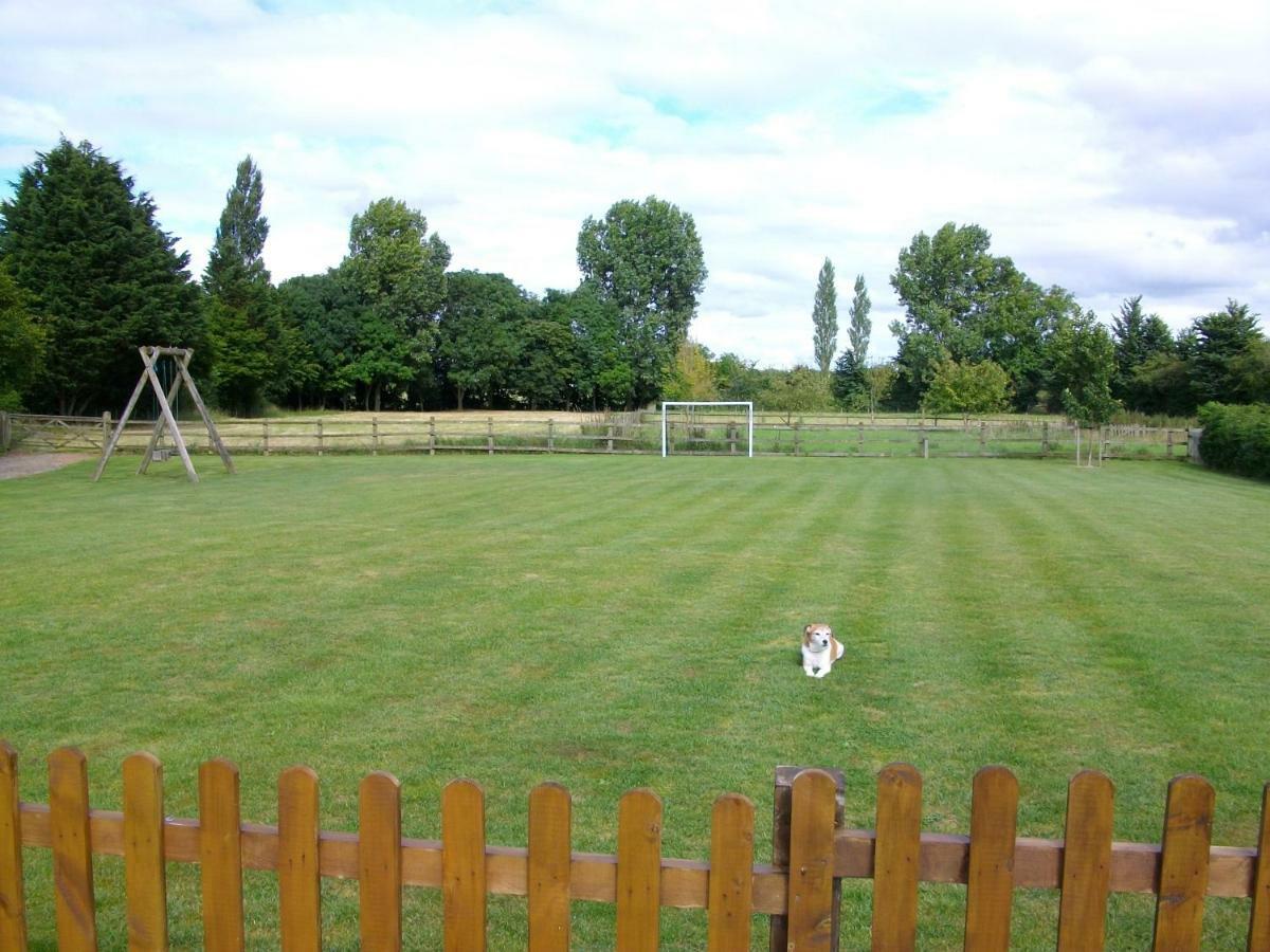 The Old Cowstall Somerton  Exterior photo